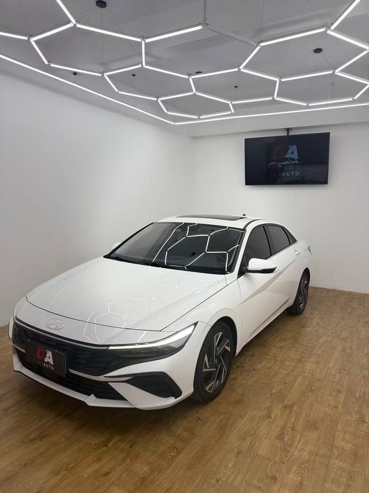 Hyundai Elantra 2022, фото 1