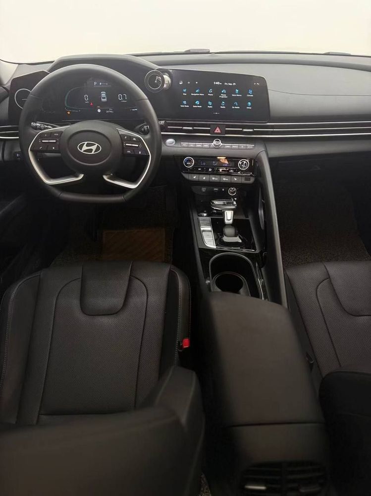 Hyundai Elantra 2022, фото 4